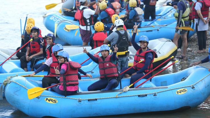 Hamirpur: Women showed stamina in rafting, local girls outperformed Air Force team