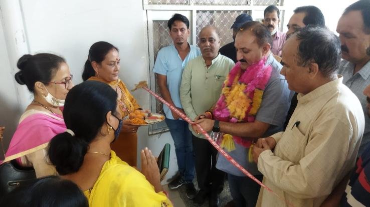 एवरग्रीन होटल में भाजपा कार्यालय का किया शुभारम्भ