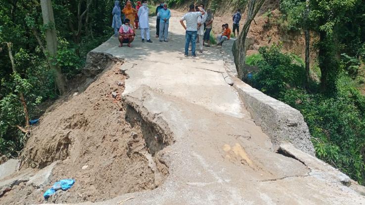 Indore: The culvert made by the panchayat broke within 15 days, MNREGA Lokpal imposed fine