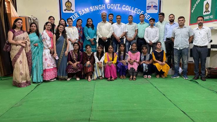 Kangra: Cultural program organized under Amrit Mahotsav in College Dehri