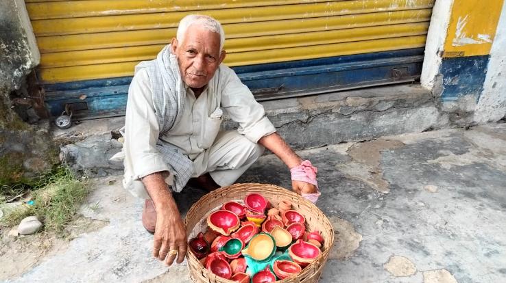 Dadasiba: Even at the age of 82, Mukand Lal of Bathra is maintaining the tradition