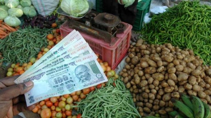 Inflation hit: Amidst boiling inflation, now the common man started speaking