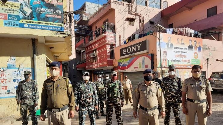 Solan: Border Security Force personnel took out flag march in Kunihar