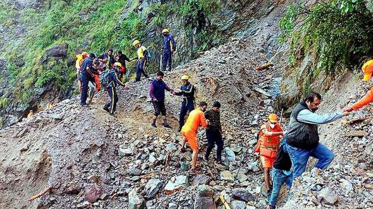 Uttarakhand: More than 700 tourists stranded in Kumaon division, relief and rescue work of police and administration continues