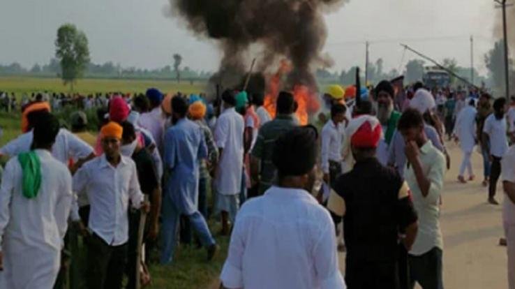 Punjab Agriculture Minister gave 50 lakh checks to the family members of farmers killed in Lakhimpur violence