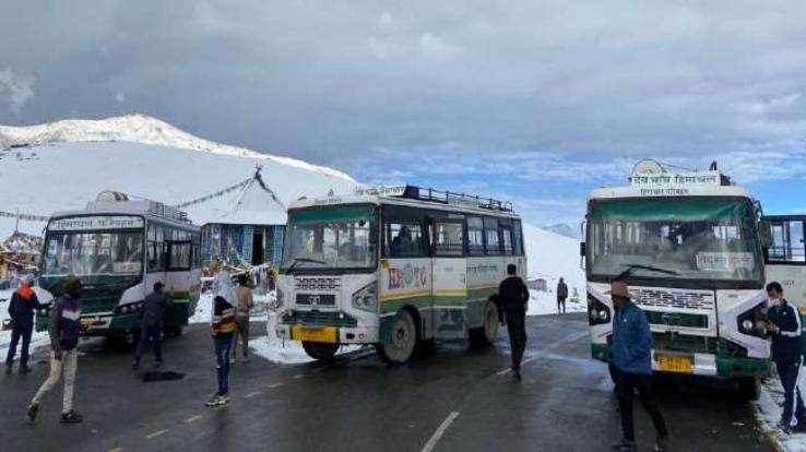 Himachal: Bus service for Leh-Delhi stopped from October 15