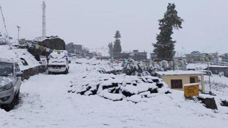 Bad weather again in Himachal Pradesh, snowfall in Lahaul including high peaks of Manali