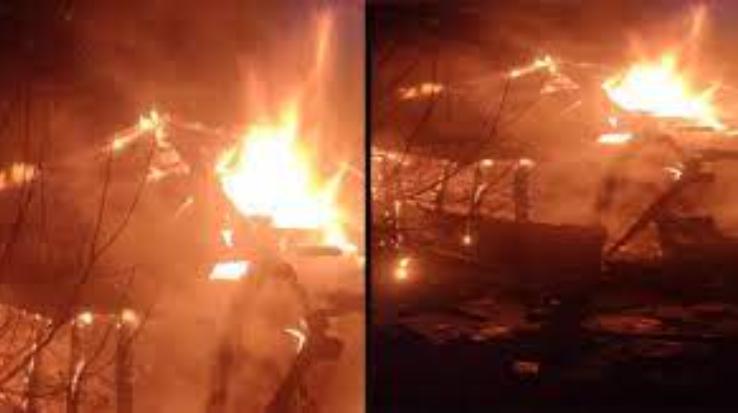 Shimla: Fire broke out in a two-storey house in Chidgaon's Sandasu