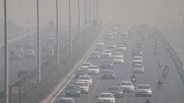 The air in the capital Delhi worsened, the AQI reached 389