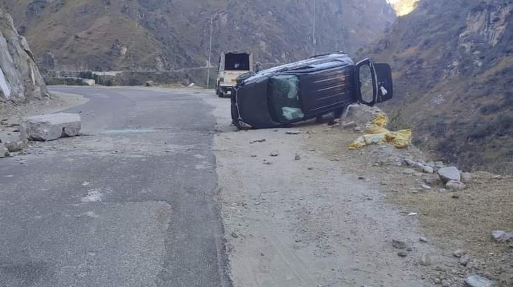 Road accident occurred in Kinnaur, two people injured