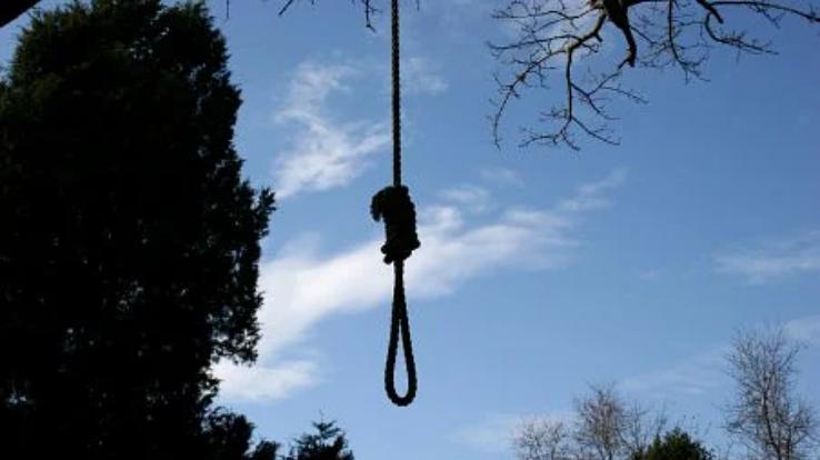 Indora: Youth commits suicide by hanging from tree