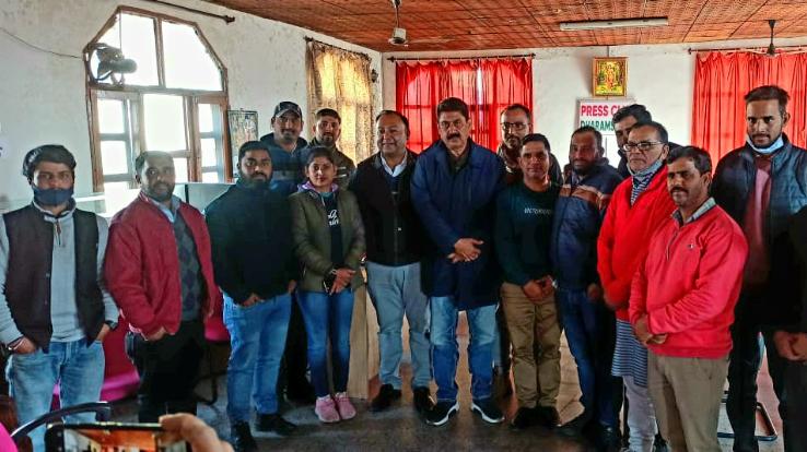 Sports Minister Rakesh Pathania visited Press Club Dharamsala