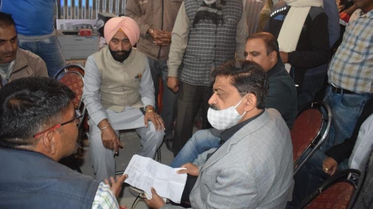 Paonta Sahib: SDM Vivek Mahajan inspected the paddy procurement center Haripur Tohana