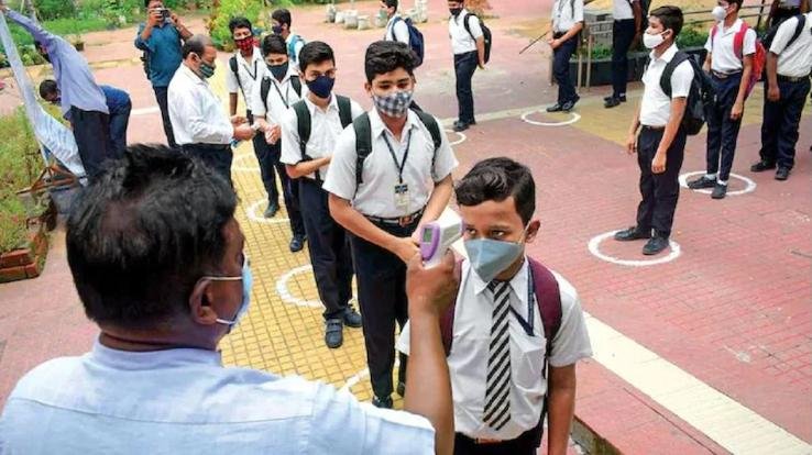 Schools will open in Delhi from today, were closed due to pollution first verdict news 
