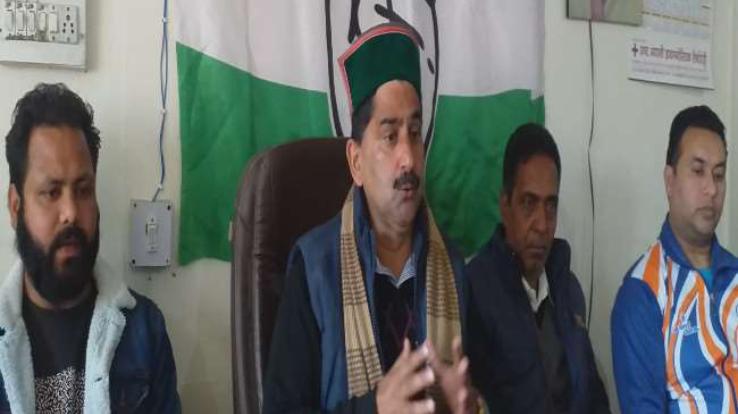 Government is trying to suppress voice of employees: Pathania