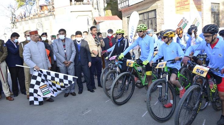 Shimla: Governor flags off cycle rally
