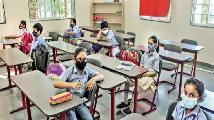 Schools open in Pune amid threat of Omicron variants