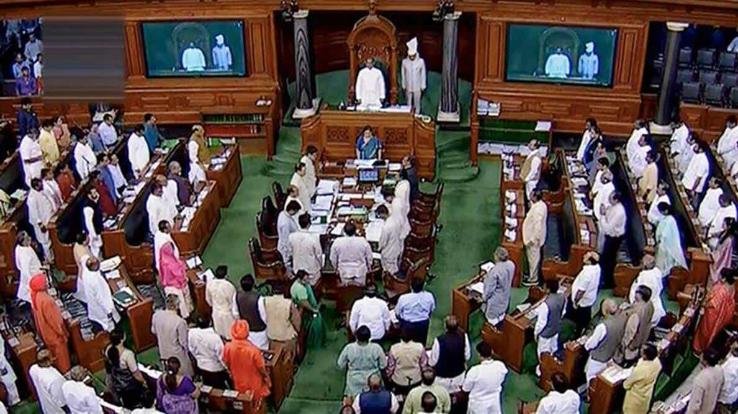 Uproar in Lok Sabha once again in Lakhimpur Kheri violence case, Lok Sabha adjourned till 2 pm