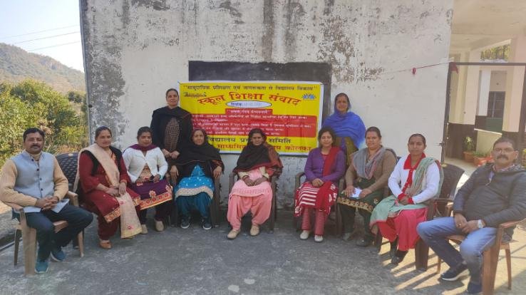 Darlaghat: Education dialogue organized in Government Secondary School, Kolka