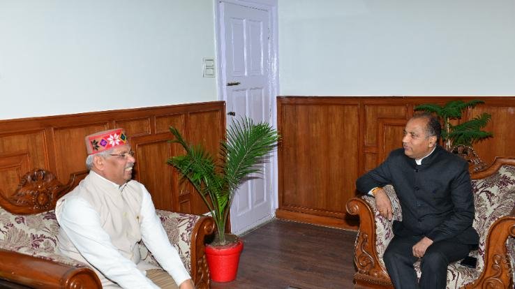 Shimla: Chief Minister meets Governor