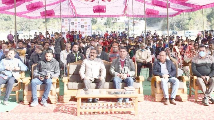 देहरा: गांवों से तैयार होंगे देश के लिए बेहतरीन खिलाड़ी: बिक्रम ठाकुर