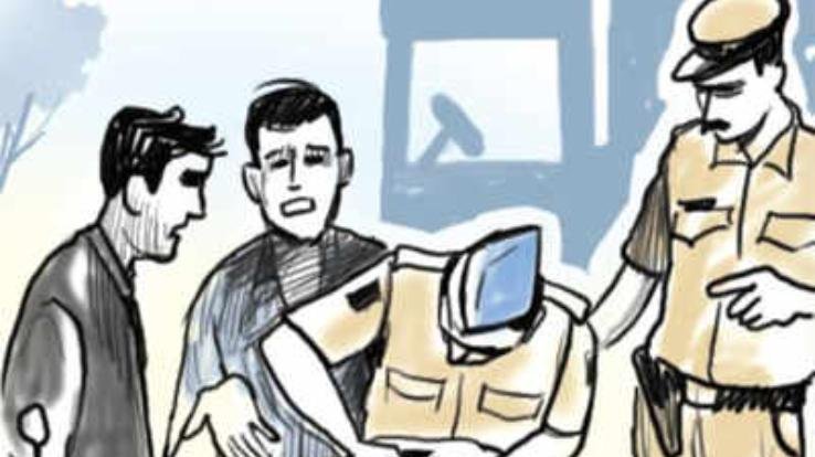 Two unidentified miscreants robbed a bank in Mumbai, one bank worker died in the incident