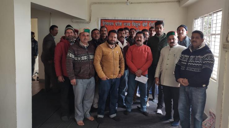 Himachal Pradesh State Electricity Board Technical Employees Union expressed anger over non-fulfillment of demands hp