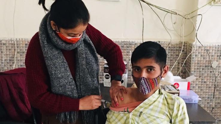 दाड़लाघाट : 15 से 18 आयु वर्ग के किशोरों को लगी वैक्सीन