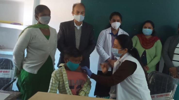 Paonta Sahib: On January 05 in Rajpura, the age group of 15 to 18 will have Kovid-19 vaccination