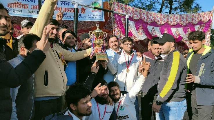 ज्वालामुखी: चतर बड़ा टीम क्रिकेट टूर्नामेंट में रही विजेता