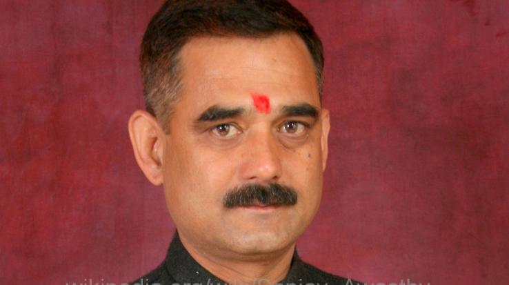 Solan: MLA Sanjay Awasthi gave financial assistance to the family