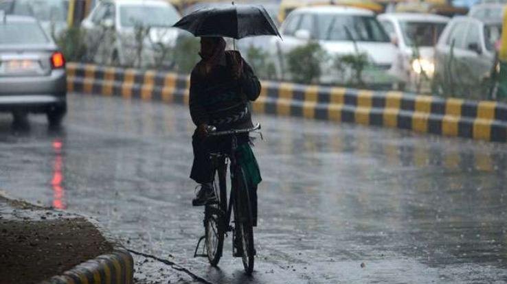Severe cold is falling in many states including the country's capital Delhi, there is a possibility of rain in these states