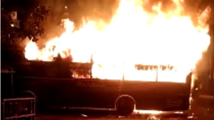 Fire in private luxury bus in Gujarat's Surat, one woman died