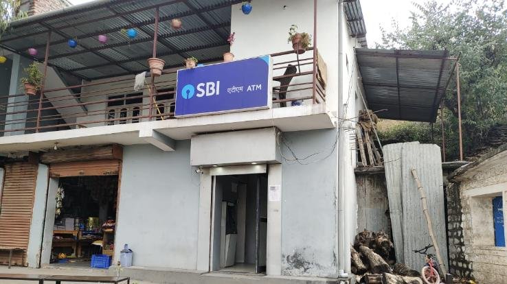 खबर का असर: दाड़लाघाट के नवगांव में 20 दिनों से बंद एटीएम फर्स्ट वर्डिक्ट मीडिया में खबर छपने के बाद हुआ चालू