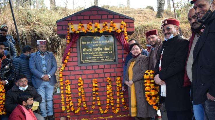 धर्मशाला : लिंक रोड़ घेरा सुक्कूघाट पर व्यय होंगे 15 करोड़: सरवीन चौधरी