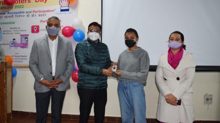 Dharamshala: New voters were honored by giving voter photo ID