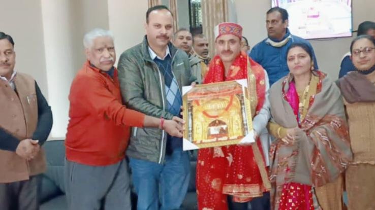 ज्वालामुखी : माता के मंदिर से मनोहर लाल हुए सेवानिवृत्त