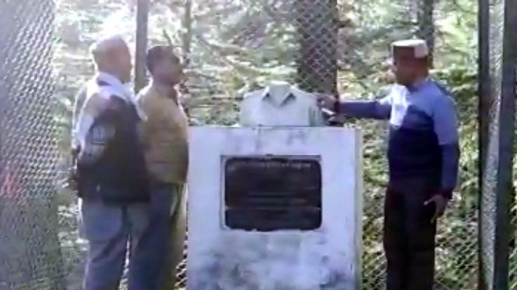 Government should restore the broken statue of martyr Hitesh Sharma