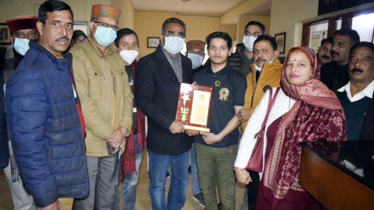 Dharamsala: Honored Rahul, who made Yoga world record