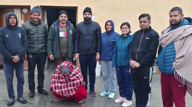 511 capsules and 7100 rupees recovered from the woman in the sieve