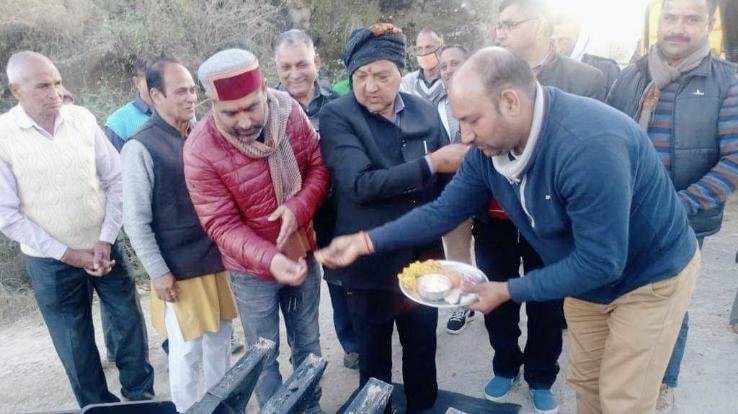 Jwalamukhi: Bhoomi Pujan of a road to be built at a cost of Rs 5 crore 31 lakh