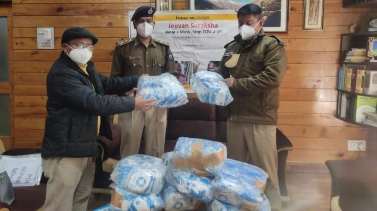 HelpAge India organization distributed N-95 masks to various frontline workers