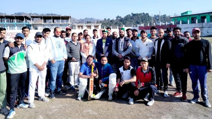 Kunihar: BDC President inaugurated the cricket tournament