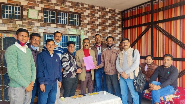 Dehra: Delegation met the minister regarding the issue of pay discrepancy