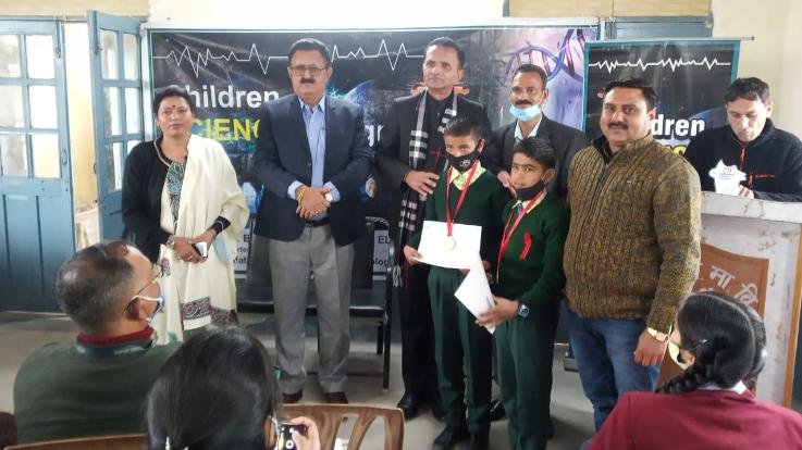  Dadlaghat: Two students of Panjpipalu school were honored