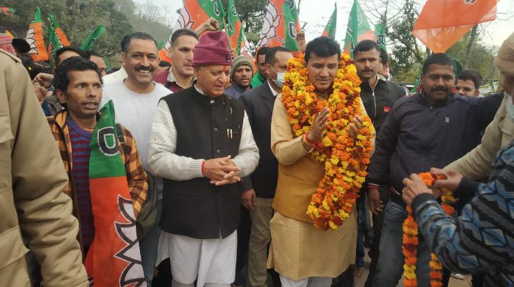 The people of Ladbhadol expressed their gratitude to Minister Thakur Mahendra Singh for fulfillment of their demand.