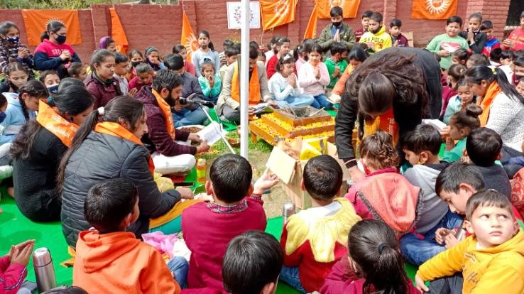 Organized a special yagya on behalf of the DAV school administration, wishing the children