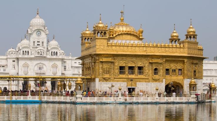 The world's largest langar is made in Sri Harmandir Sahib