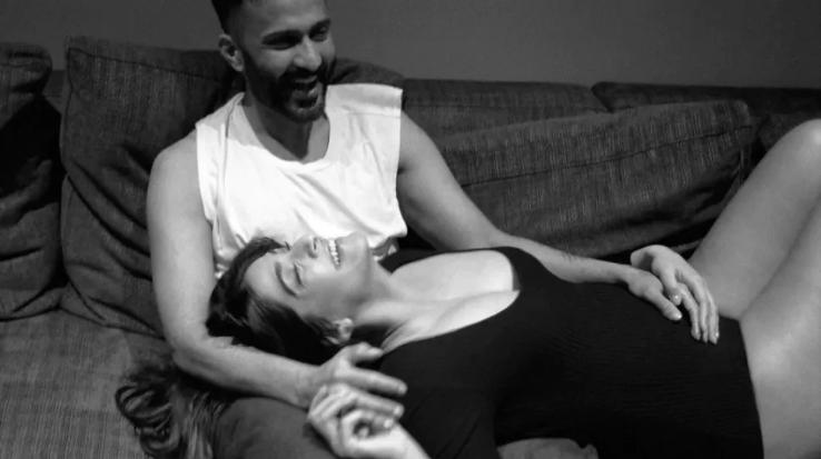 Sonam Kapoor Is Pregnant With Her First Child Share Her Photoshoot With Anand Ahuja