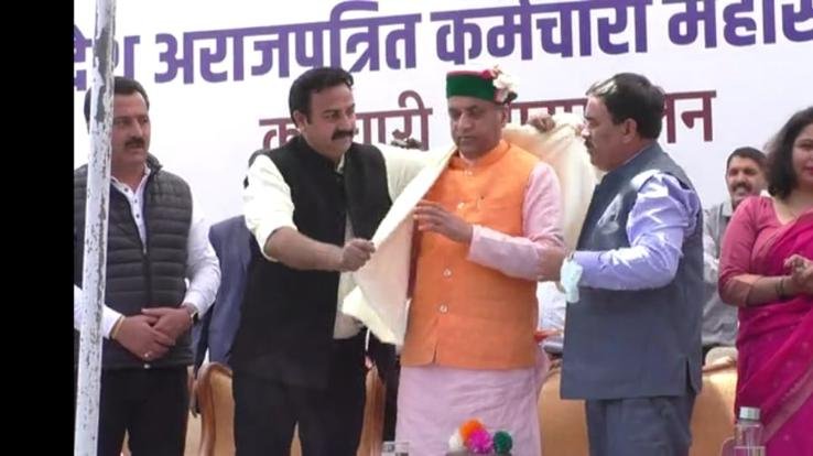 : CM gave a gift to the employees: Vinod Sharma